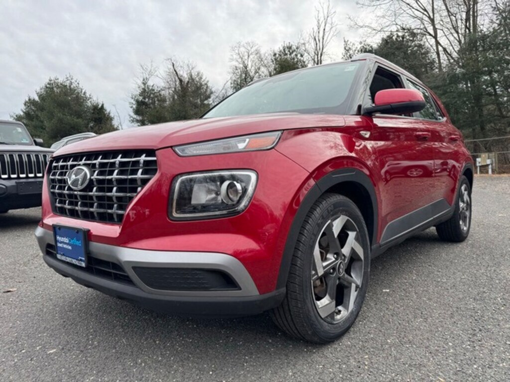 Used 2023 Hyundai Venue SEL SUV