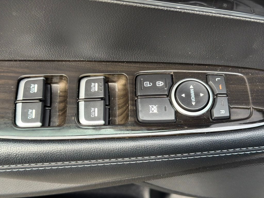 2019 Kia Sorento LX - Photo 18