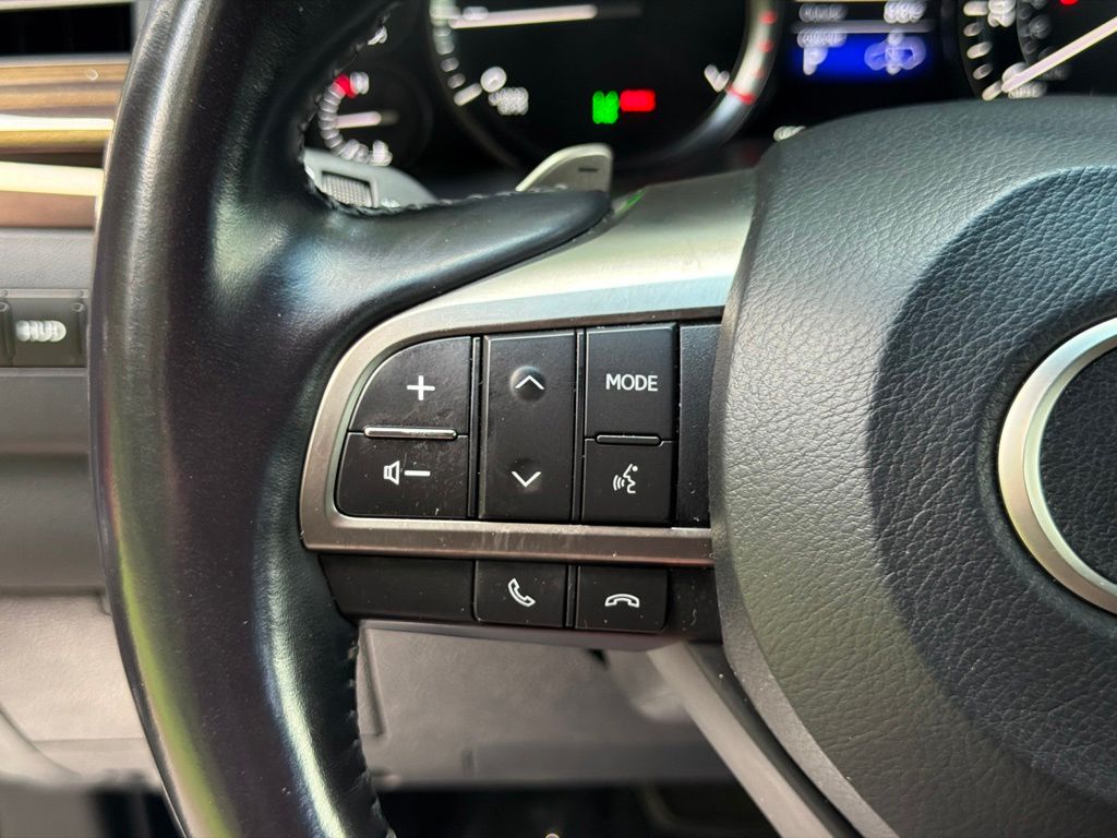 2021 Lexus LX 570 - Photo 24