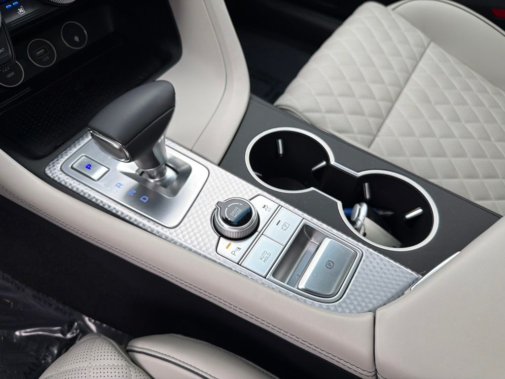2023 GENESIS G70 Standard - Photo 29