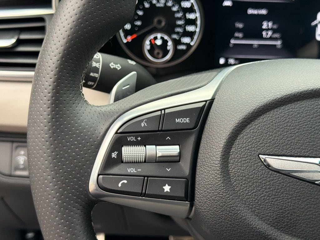 2023 GENESIS G70 Standard - Photo 21