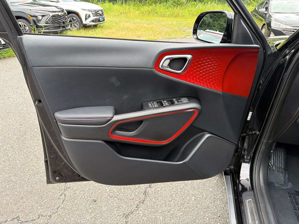 2024 Kia Soul GT-Line - Photo 17