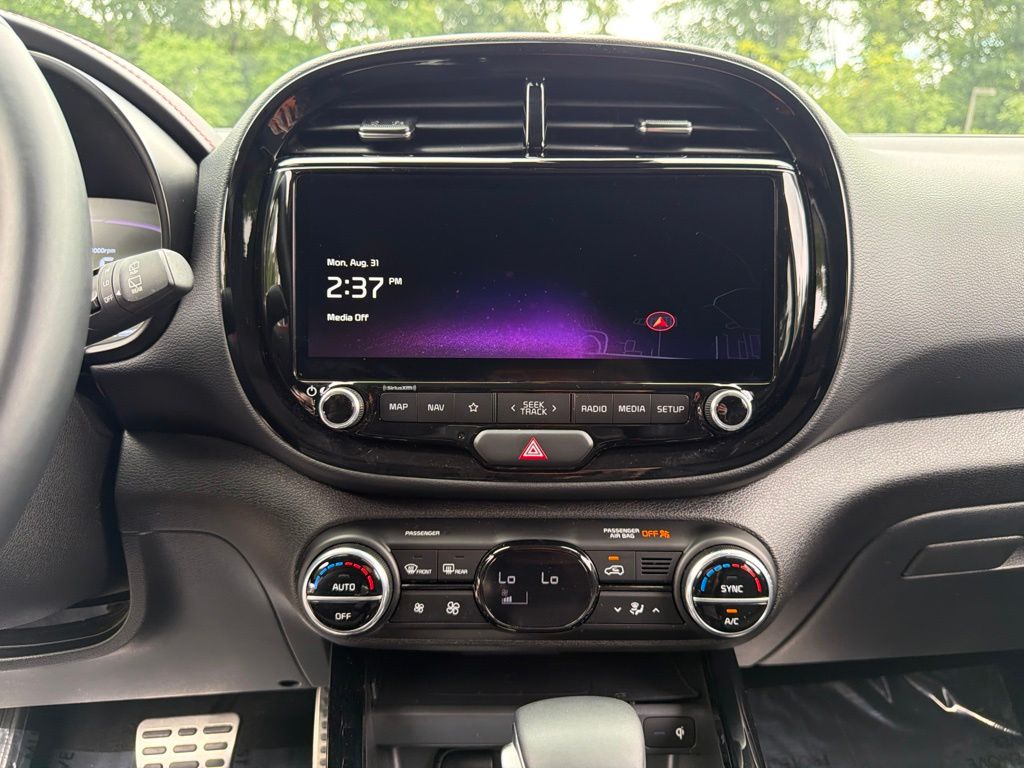 2024 Kia Soul GT-Line - Photo 23