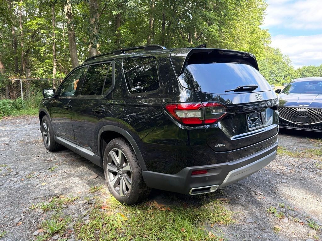 Used 2025 Honda Pilot Elite SUV