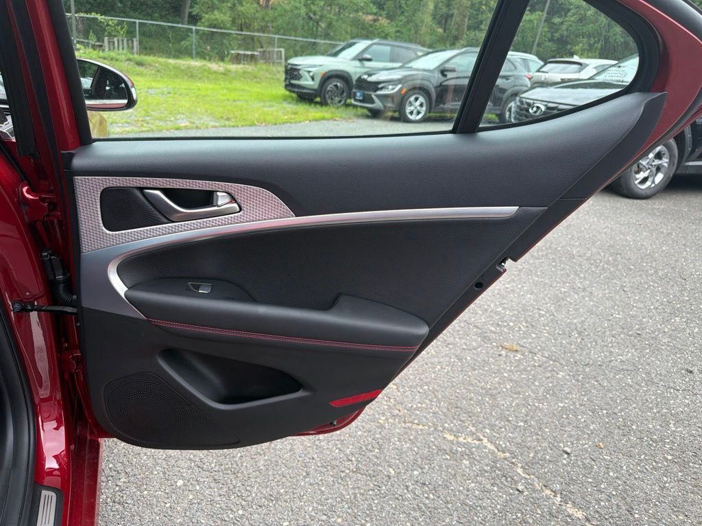 2023 GENESIS G70 Standard - Photo 12