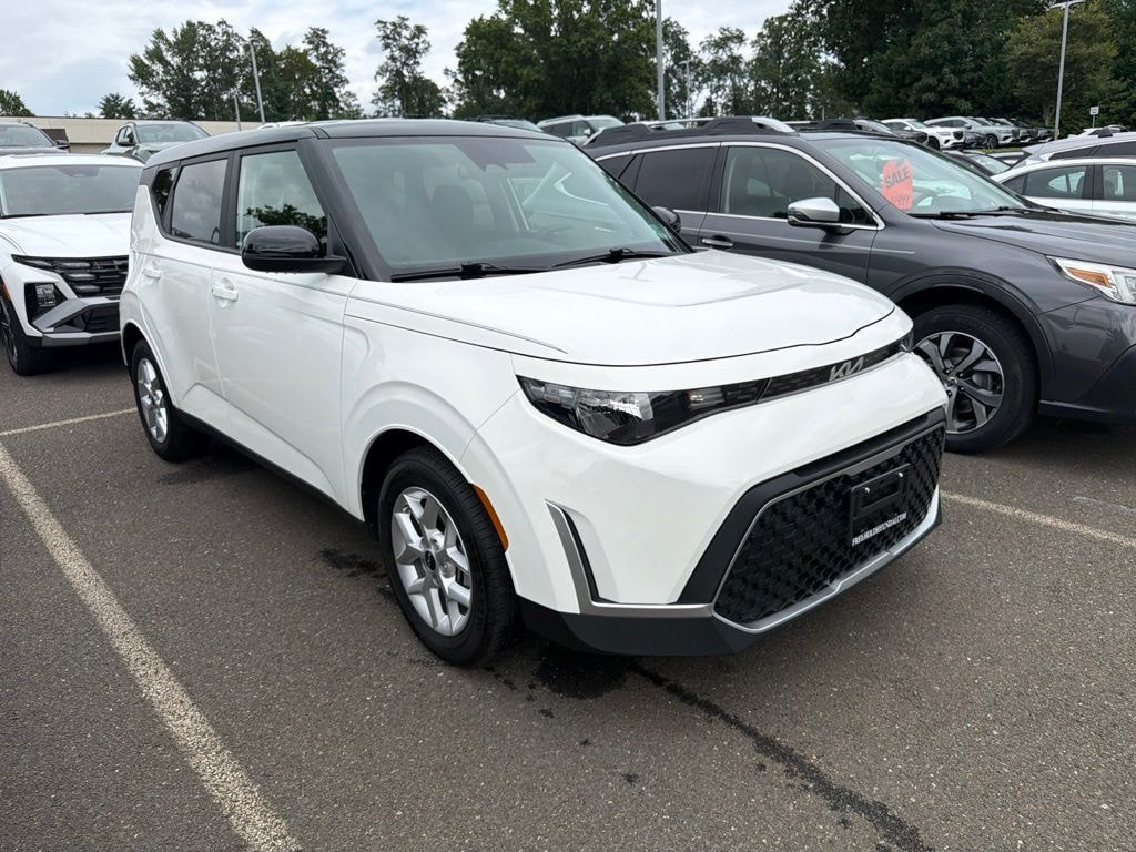 Used 2024 Kia Soul S Hatchback