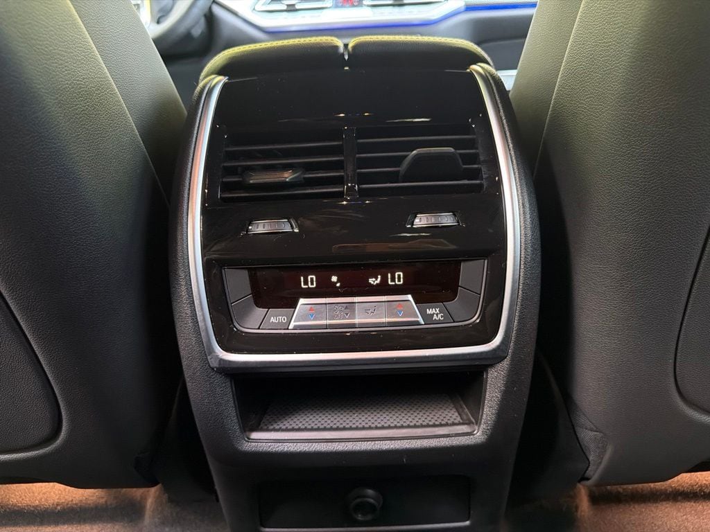 2021 BMW X6 M50i - Photo 18