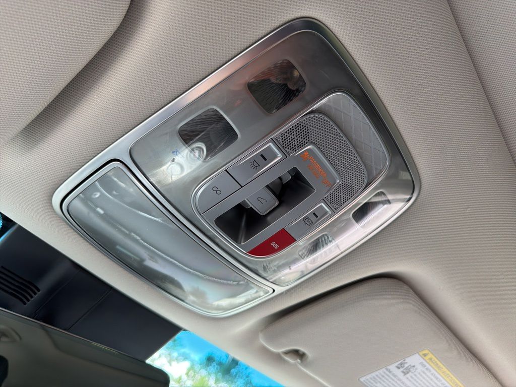 2023 GENESIS GV70 Standard - Photo 31