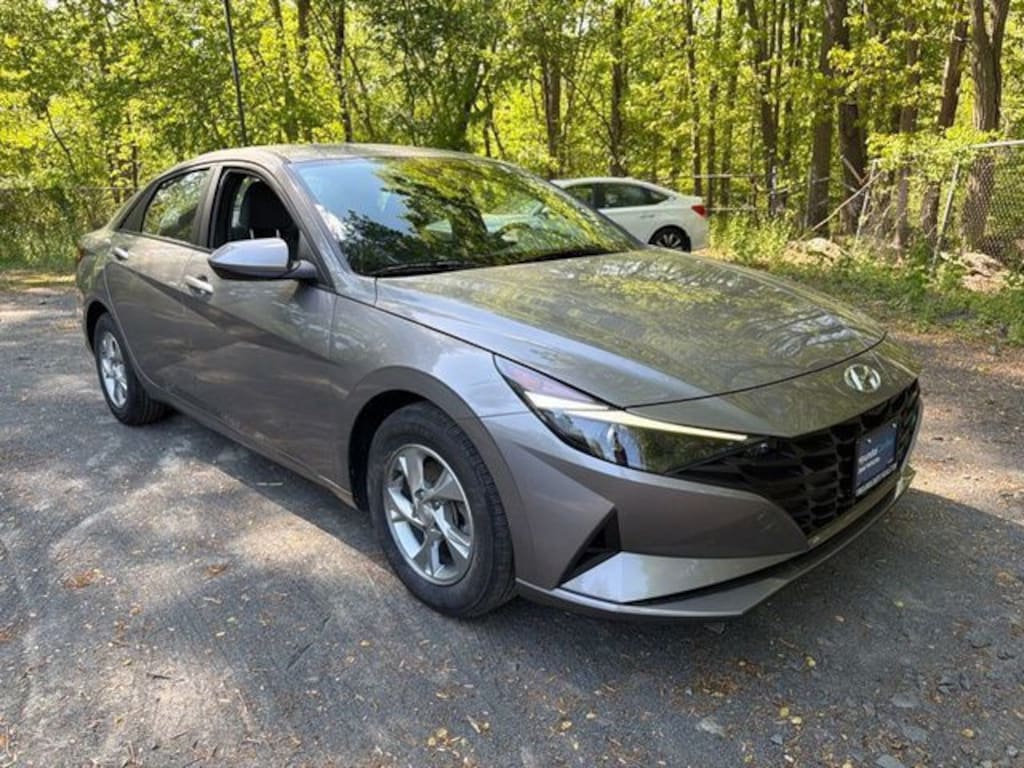 Used 2023 Hyundai Elantra SE Sedan