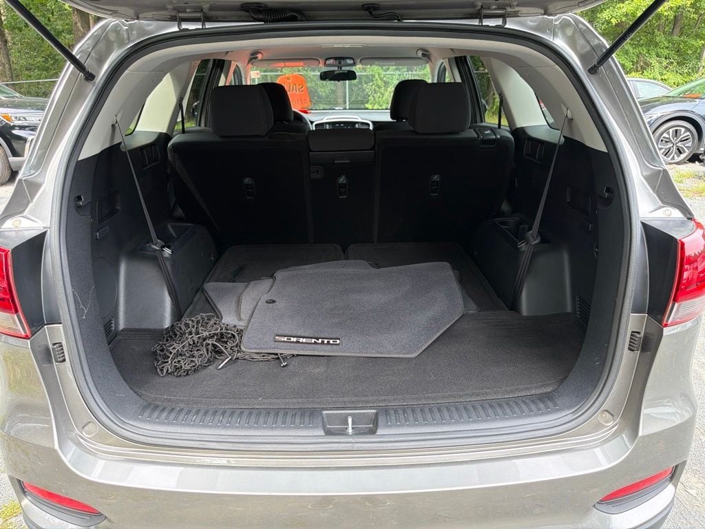 2019 Kia Sorento LX - Photo 13