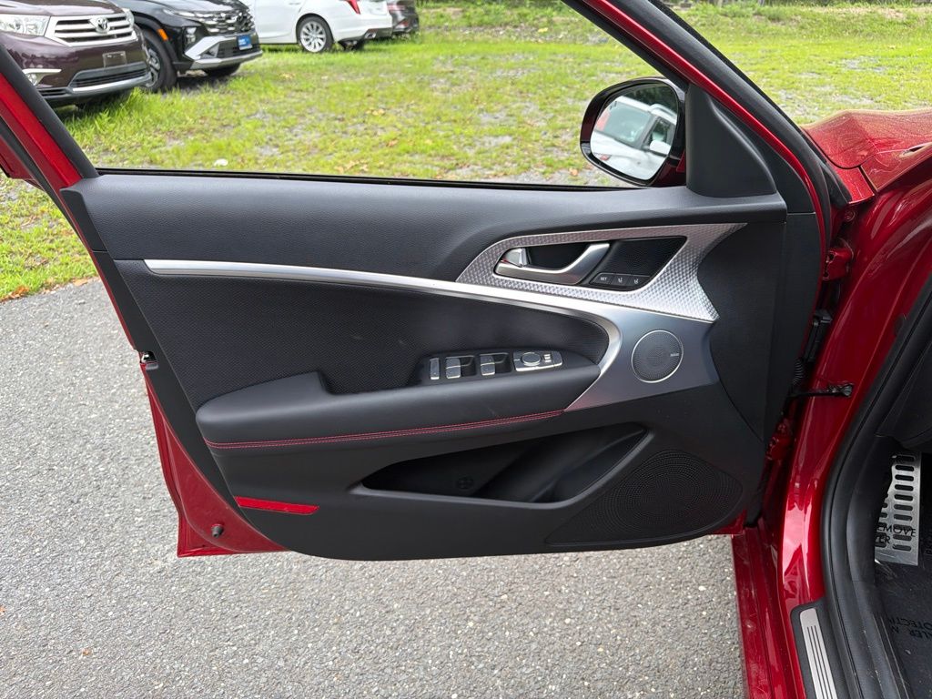2023 GENESIS G70 Standard - Photo 16