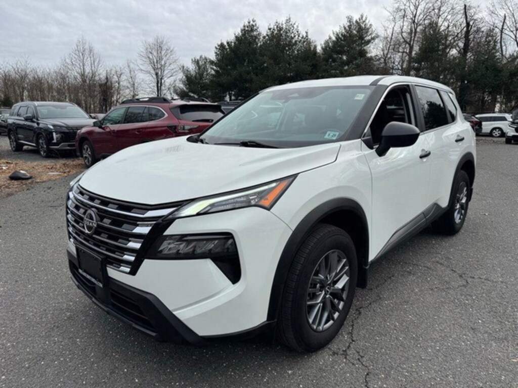 Used 2024 Nissan Rogue S SUV