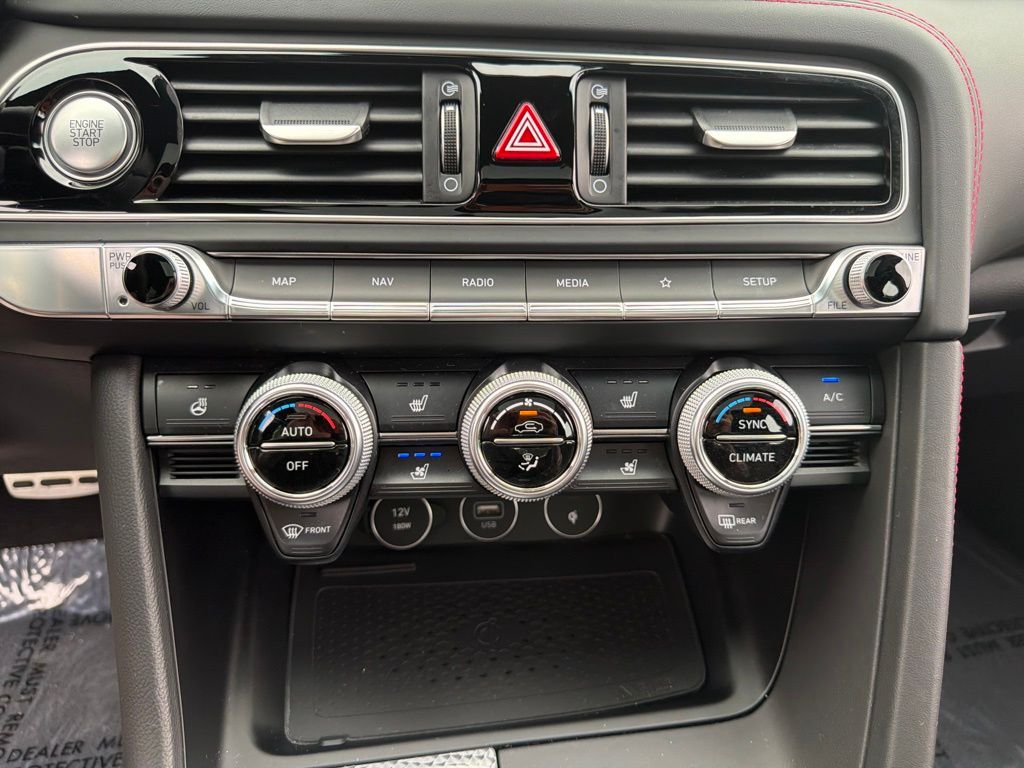 2023 GENESIS G70 Standard - Photo 27