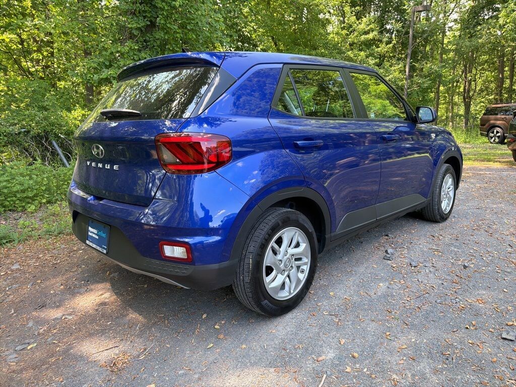 Used 2021 Hyundai Venue SE SUV