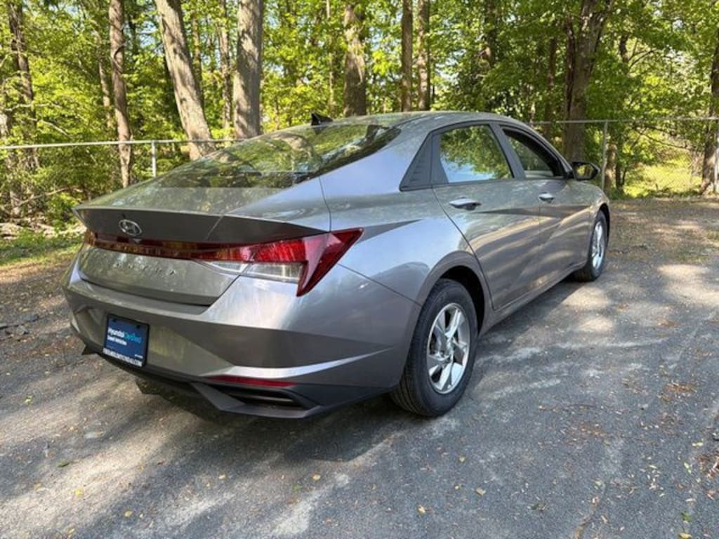 Used 2023 Hyundai Elantra SE Sedan