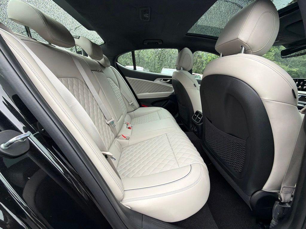 2023 GENESIS G70 Standard - Photo 12