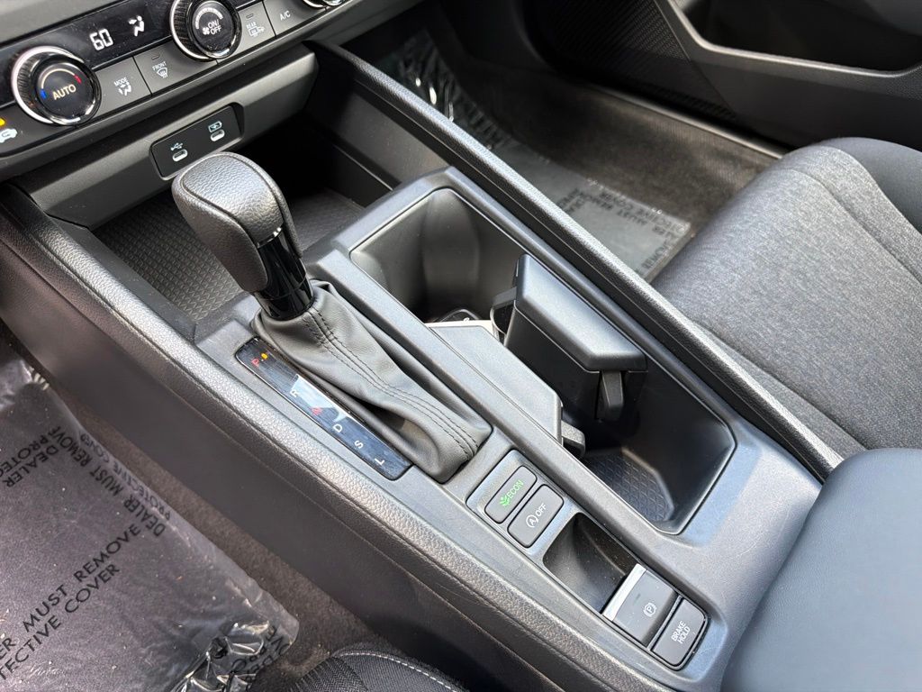 2025 Honda Accord SE - Photo 25