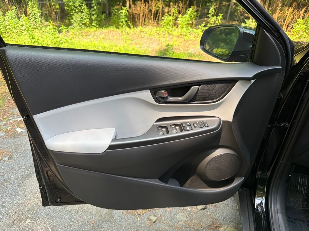 2023 Hyundai Kona SEL - Photo 17