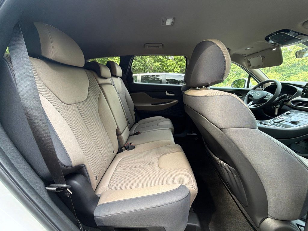 2023 Hyundai Santa Fe SE - Photo 11