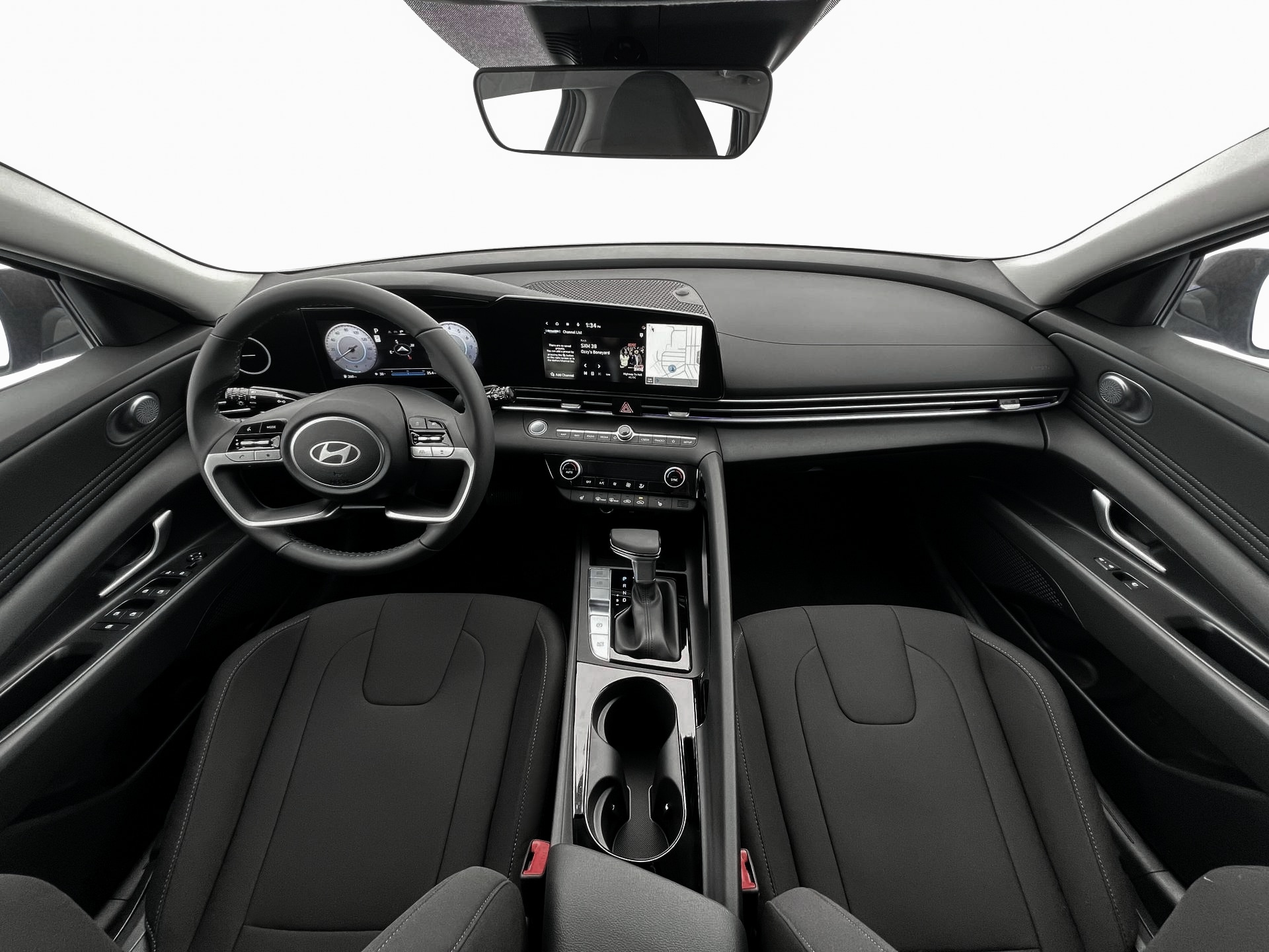2025 Hyundai Elantra SEL - Photo 13