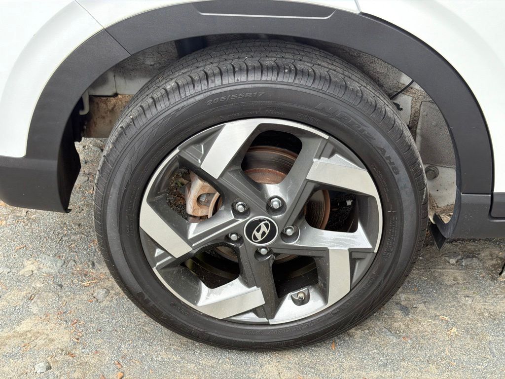 2023 Hyundai Venue SEL - Photo 7