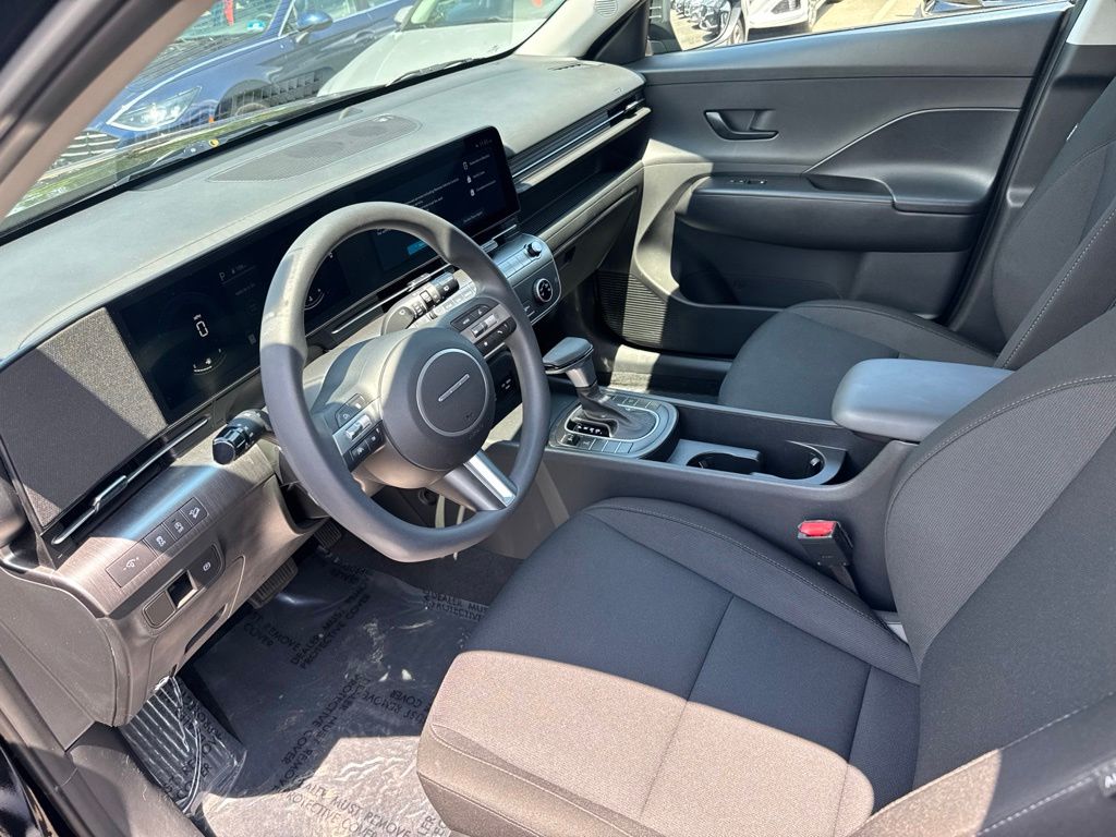 2025 Hyundai Kona SE - Photo 11