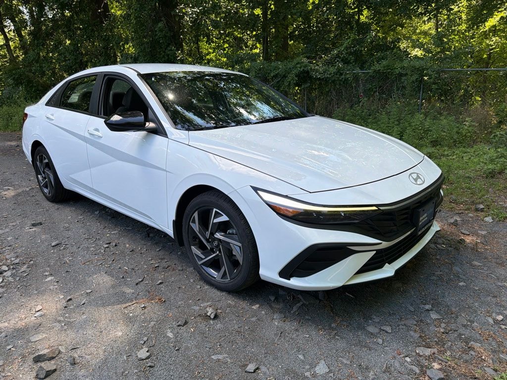 Certified 2025 Hyundai Elantra SEL Sport Sedan