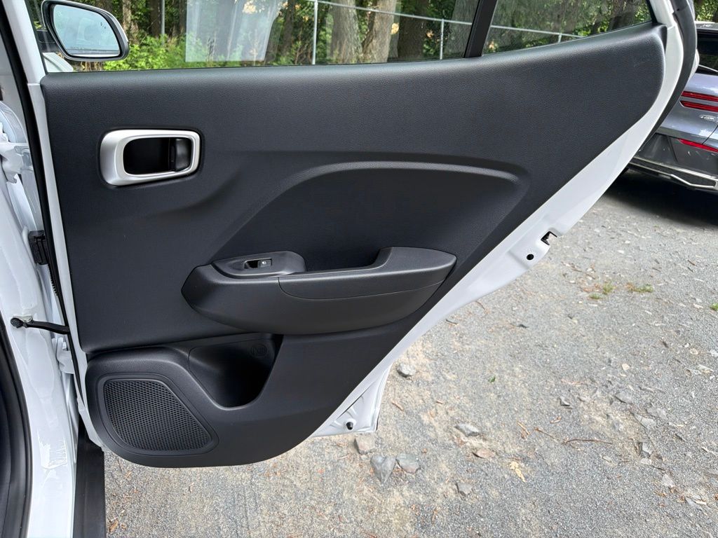 2023 Hyundai Venue SEL - Photo 12