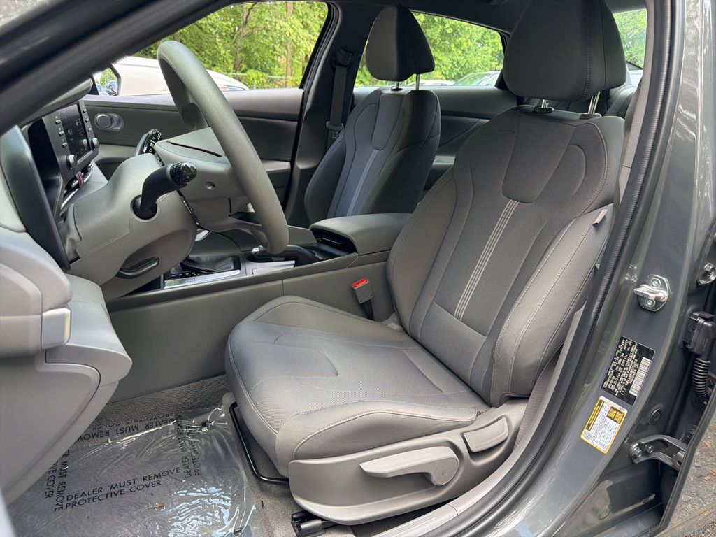 2024 Hyundai Elantra SE - Photo 15