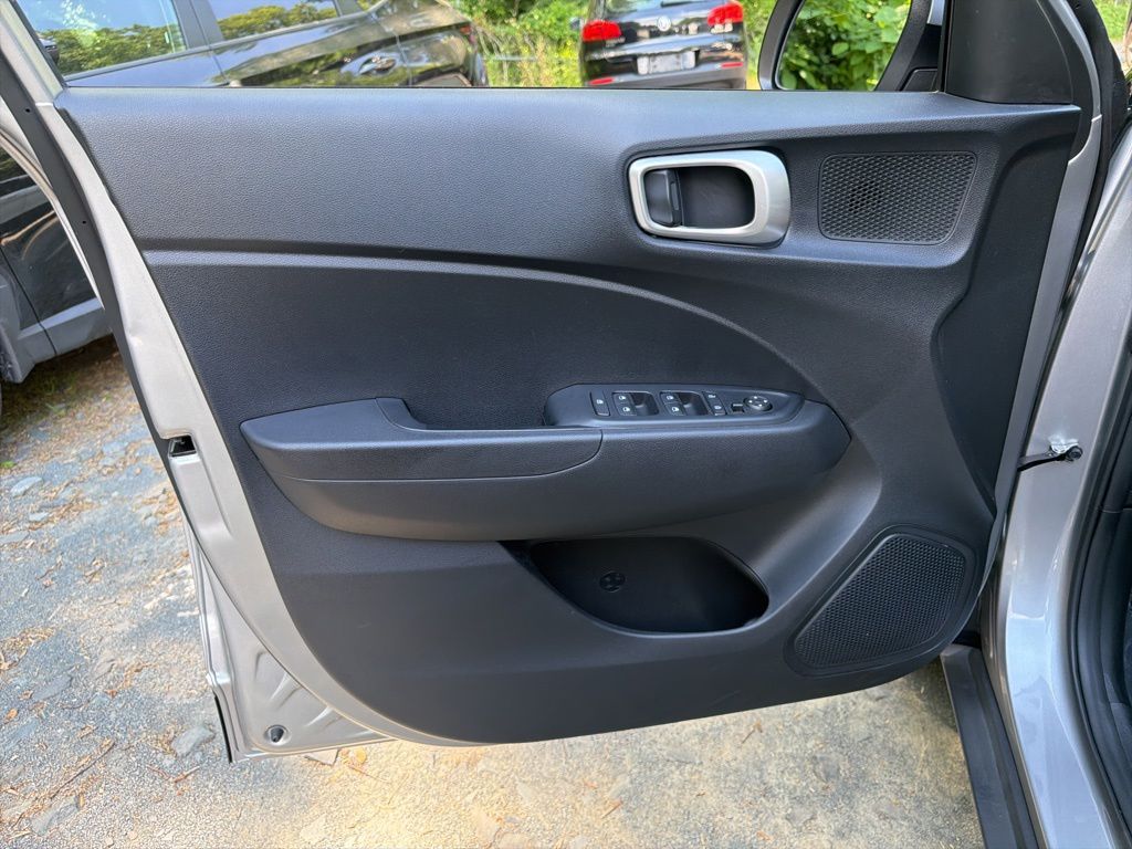 2023 Hyundai Venue SEL - Photo 17