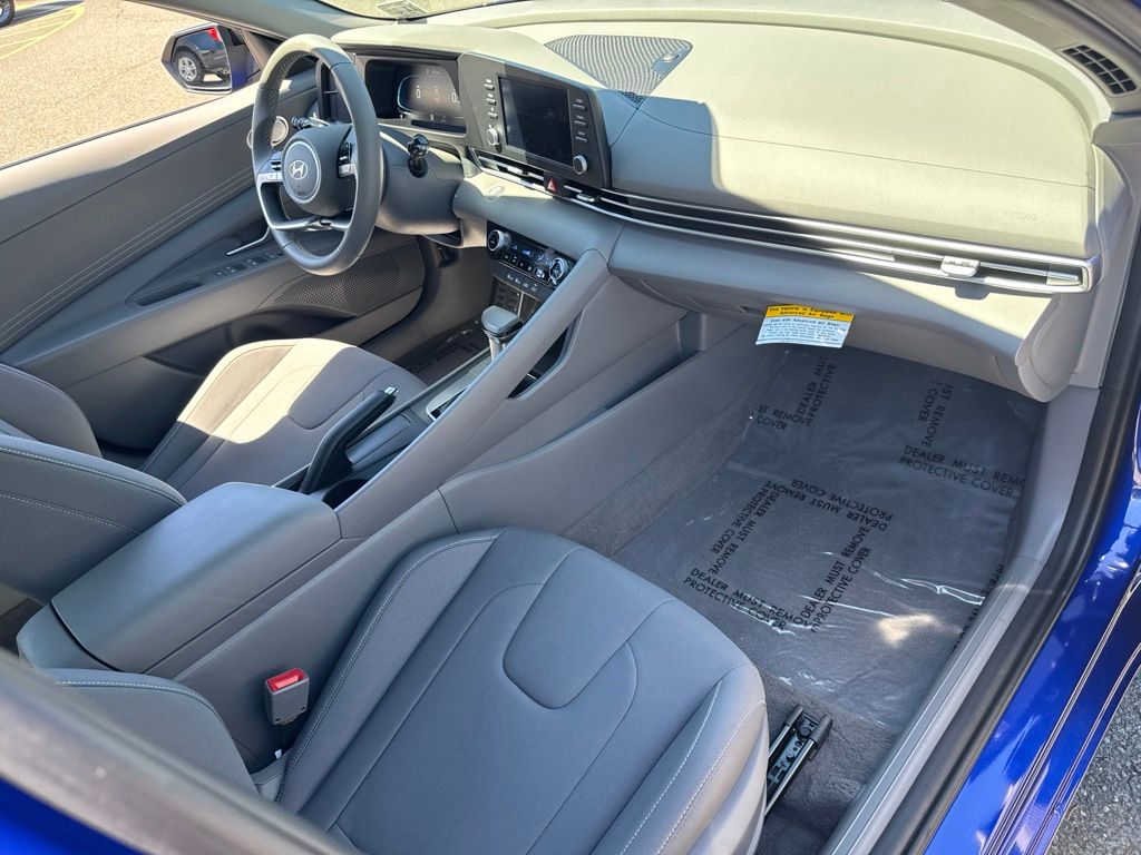 2025 Hyundai Elantra SEL - Photo 19