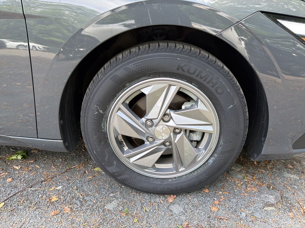 2024 Hyundai Elantra SE - Photo 8