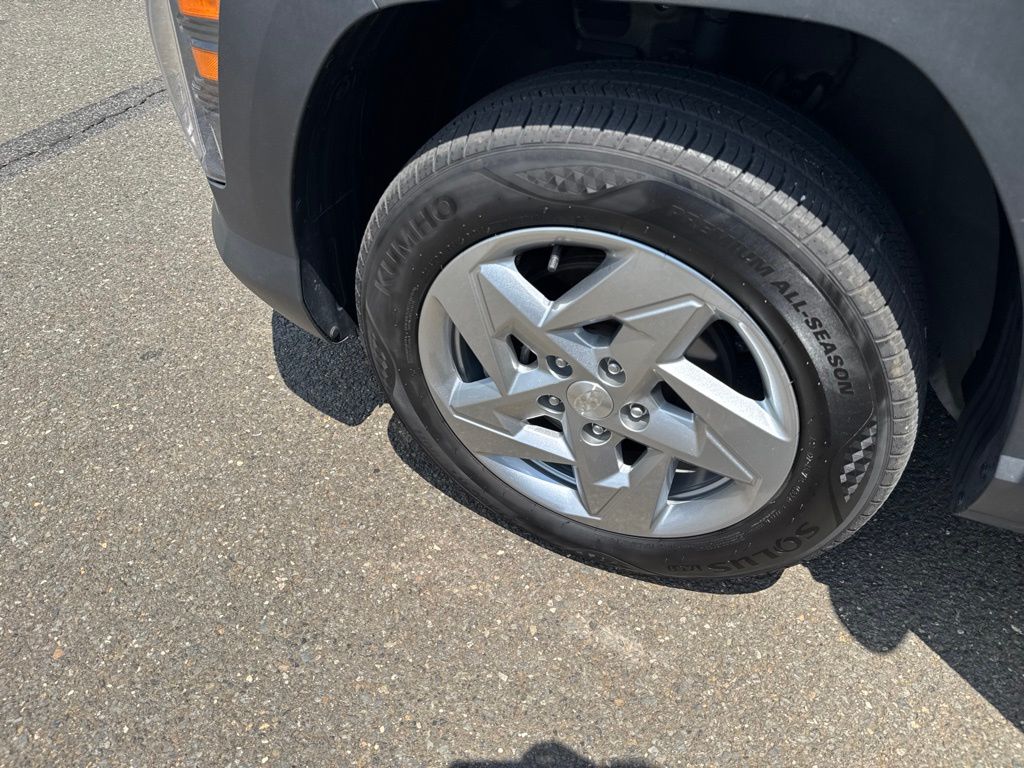 2025 Hyundai Kona SE - Photo 27