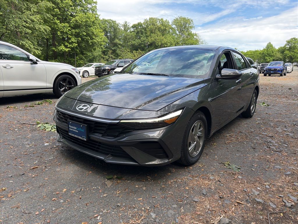 2024 Hyundai Elantra 2.0 SE IVT's photo