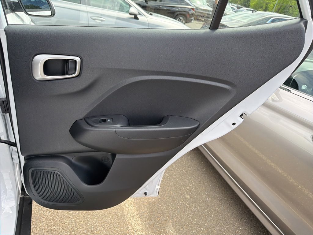 2023 Hyundai Venue SEL - Photo 12