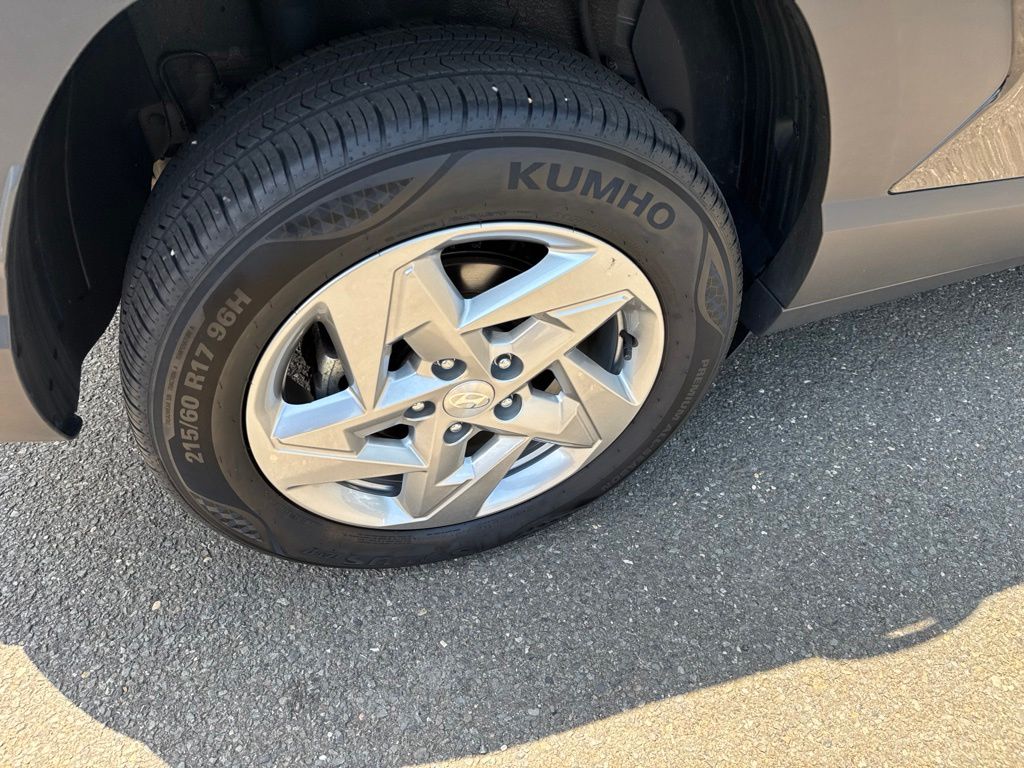 2025 Hyundai Kona SE - Photo 29