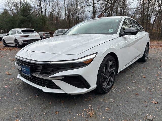 2025 Hyundai Elantra Blue's photo