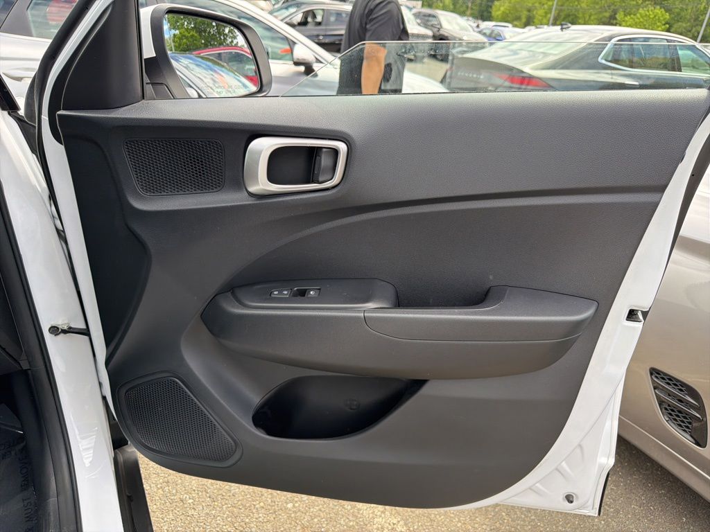 2023 Hyundai Venue SEL - Photo 10