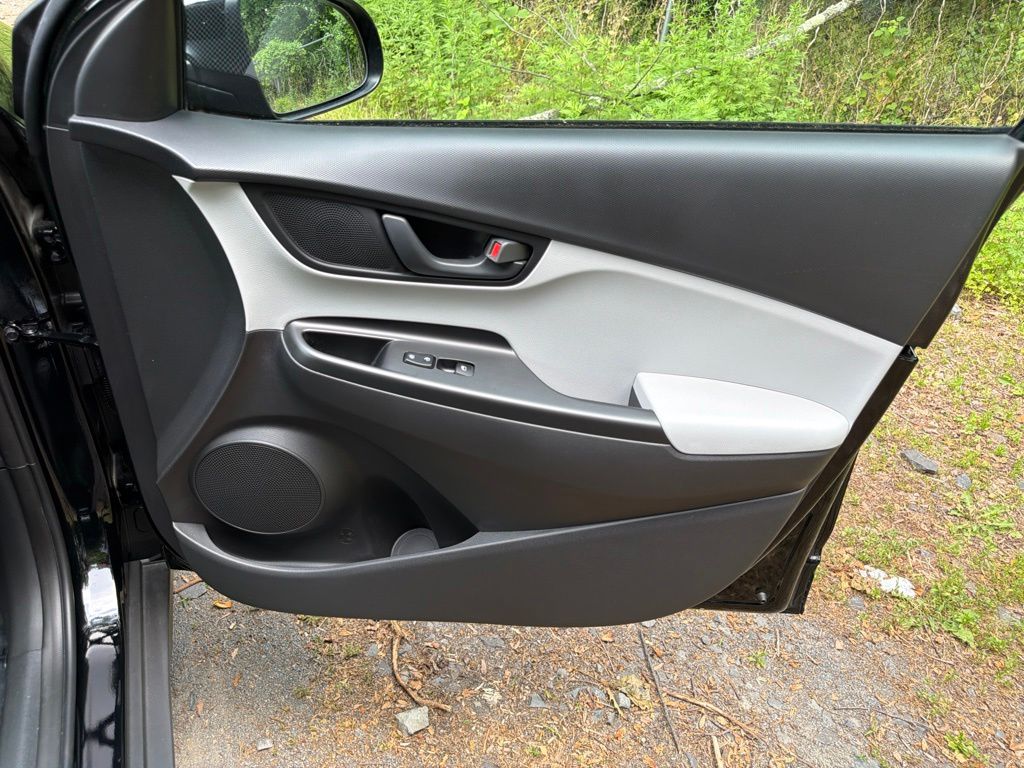 2023 Hyundai Kona SE - Photo 9