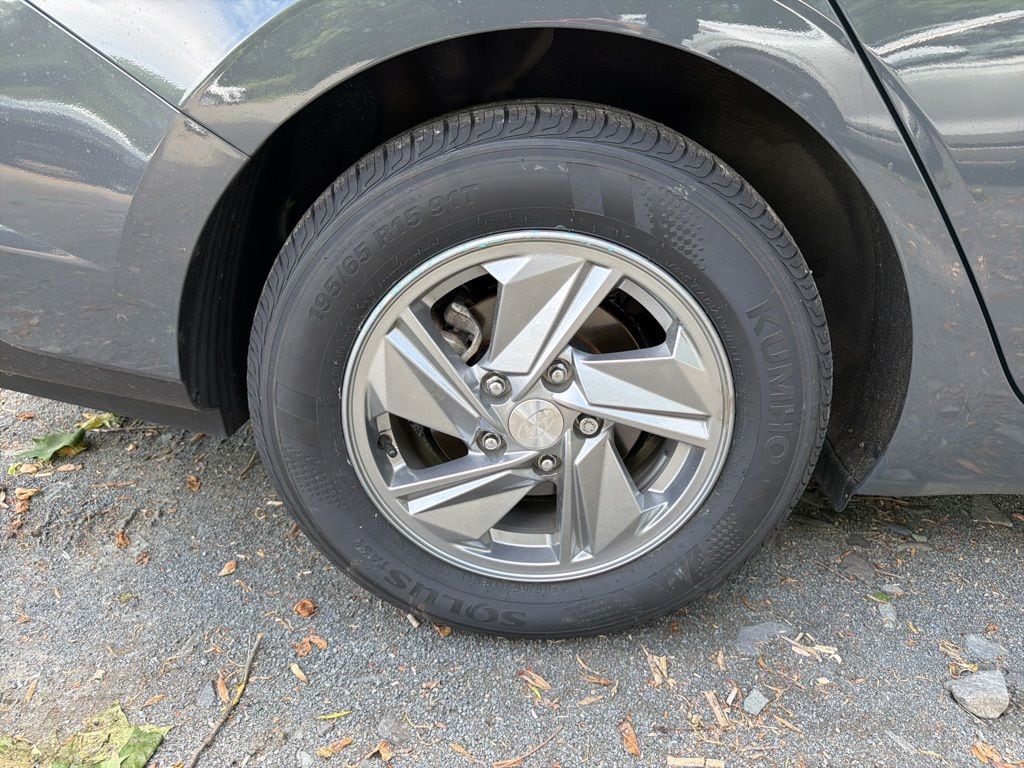 2024 Hyundai Elantra SE - Photo 7