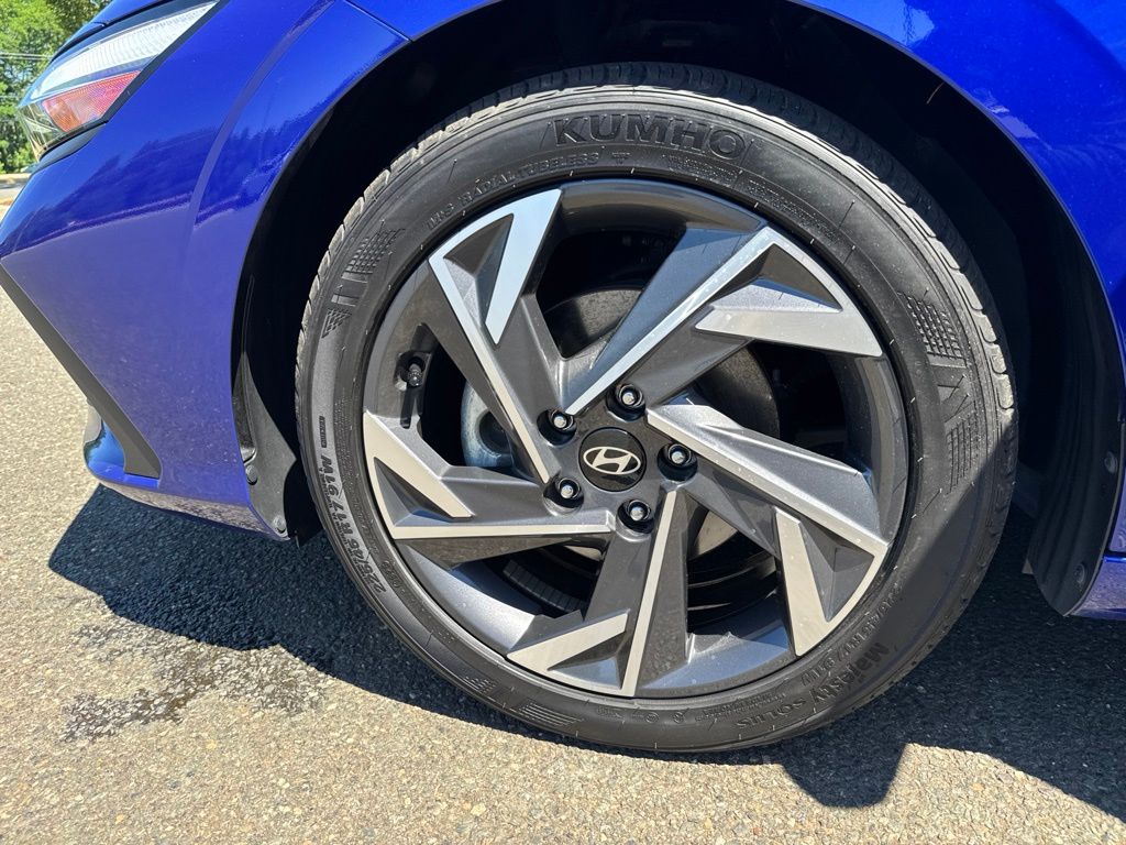 2025 Hyundai Elantra SEL - Photo 30