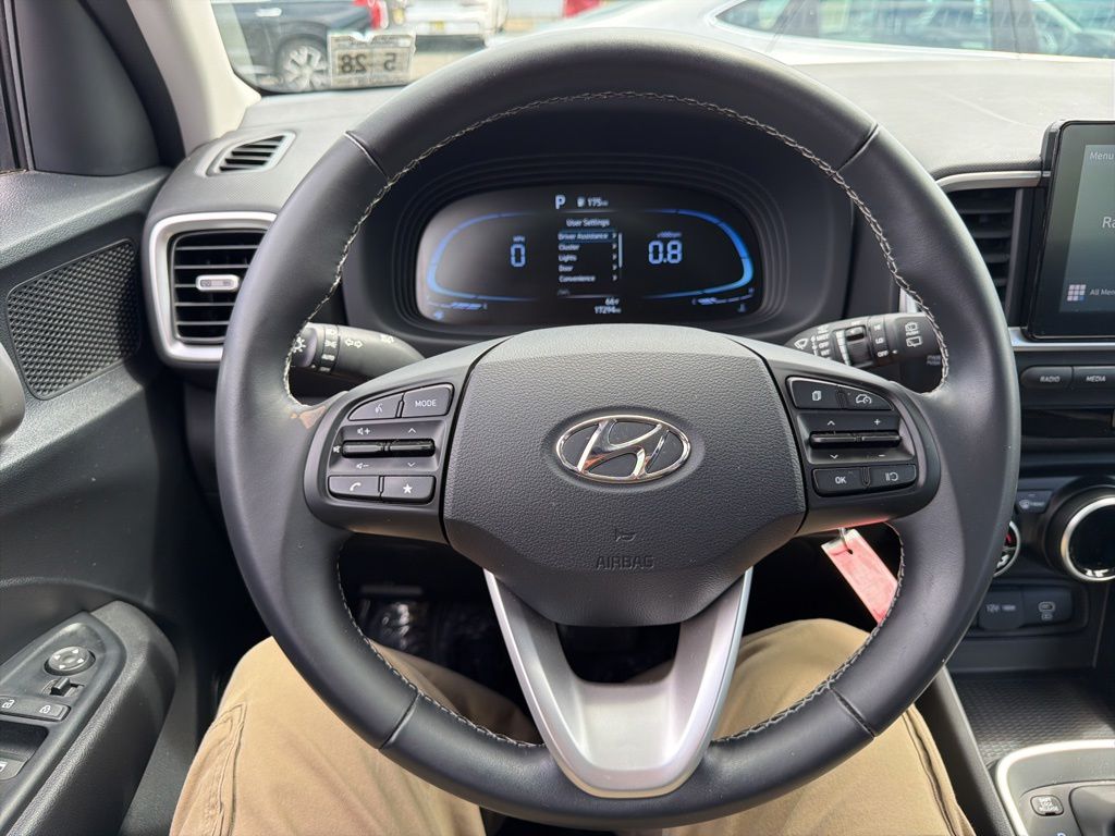 2023 Hyundai Venue SEL - Photo 18