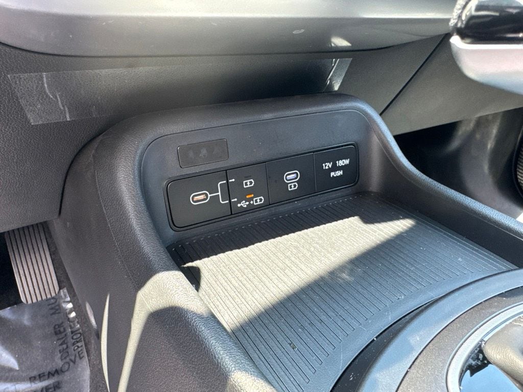 2025 Hyundai Kona SE - Photo 26
