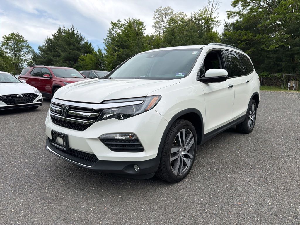 2017 Honda Pilot 4WD Touring's photo