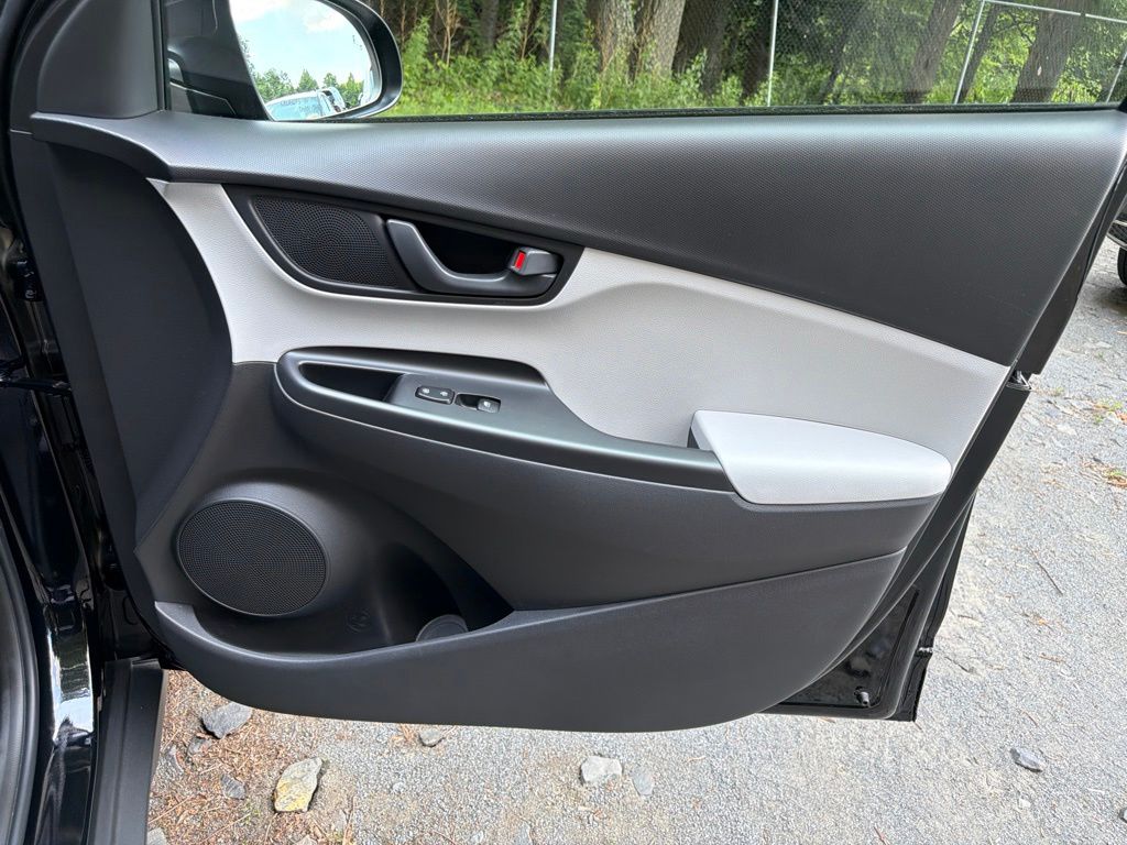 2023 Hyundai Kona SEL - Photo 10