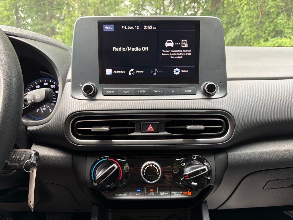 2023 Hyundai Kona SE - Photo 22