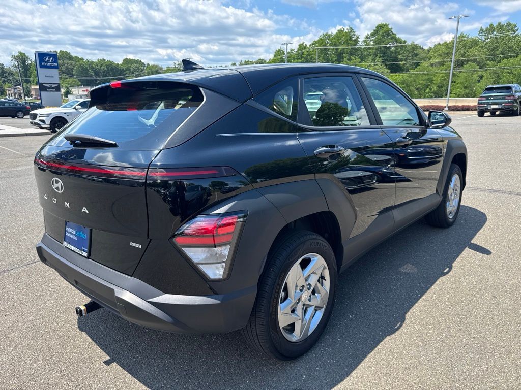 2025 Hyundai Kona SE - Photo 6