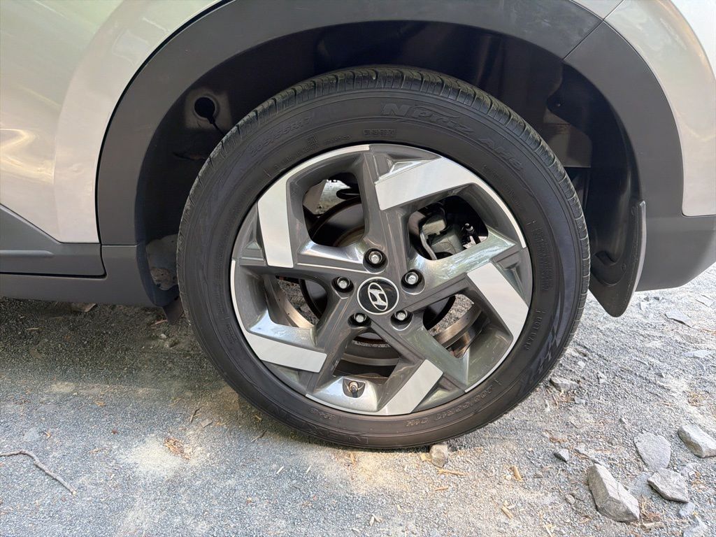 2023 Hyundai Venue SEL - Photo 6
