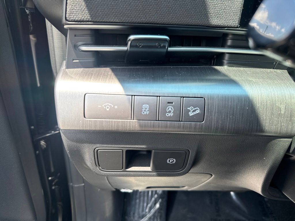 2025 Hyundai Kona SE - Photo 22