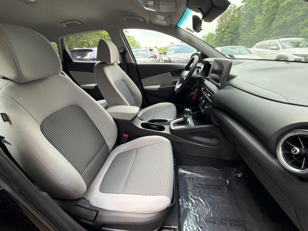 2023 Hyundai Kona SE - Photo 8